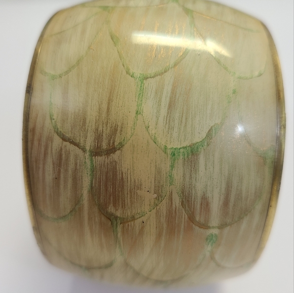 Metal Cuff Bracelet in Mermaid Scale Pattern - Picture 2 of 5